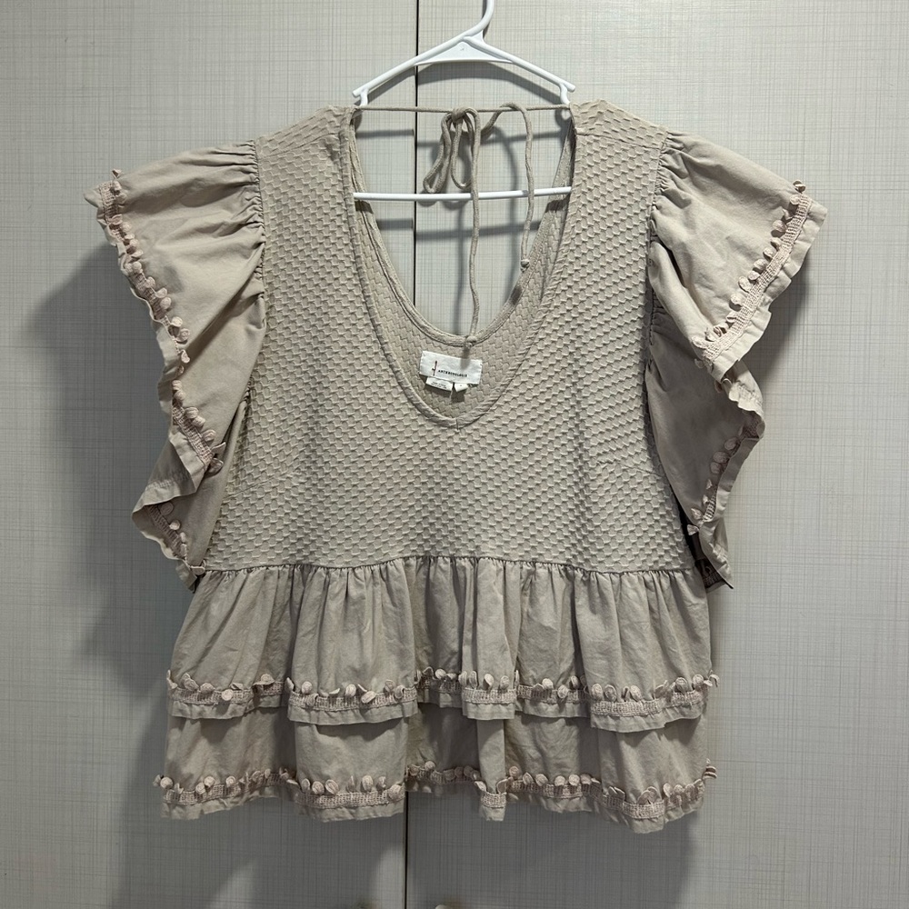 Anthropologie ruffle sleeved tiered v neck blouse - Picture 6 of 10